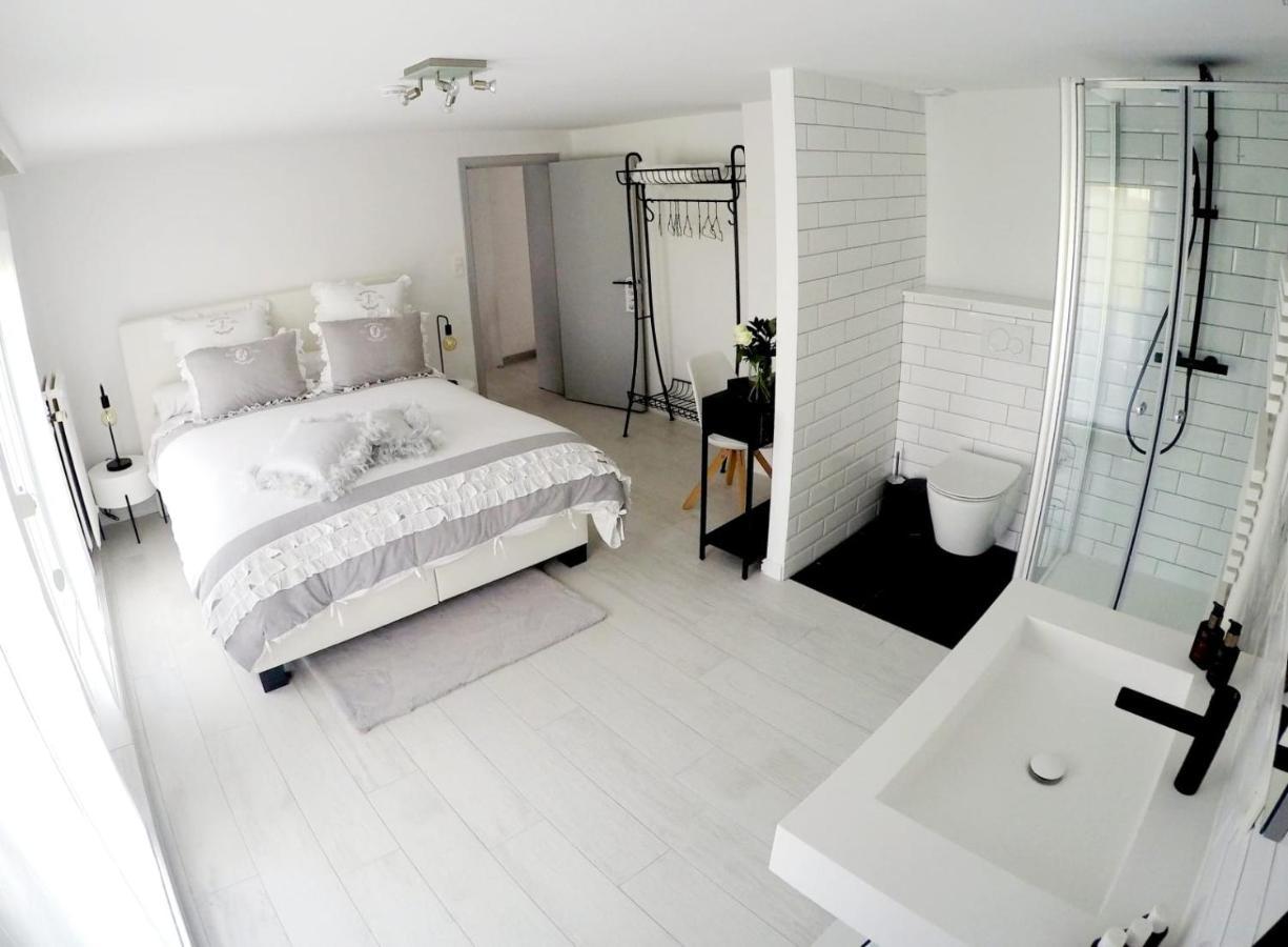 Bed and Breakfast Jardin Du Marais Froyennes Екстер'єр фото