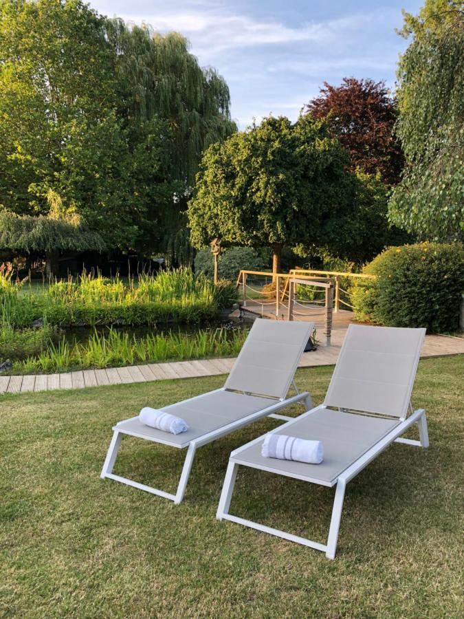 Bed and Breakfast Jardin Du Marais Froyennes Екстер'єр фото