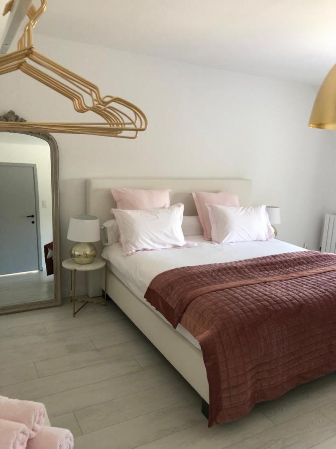 Bed and Breakfast Jardin Du Marais Froyennes Екстер'єр фото
