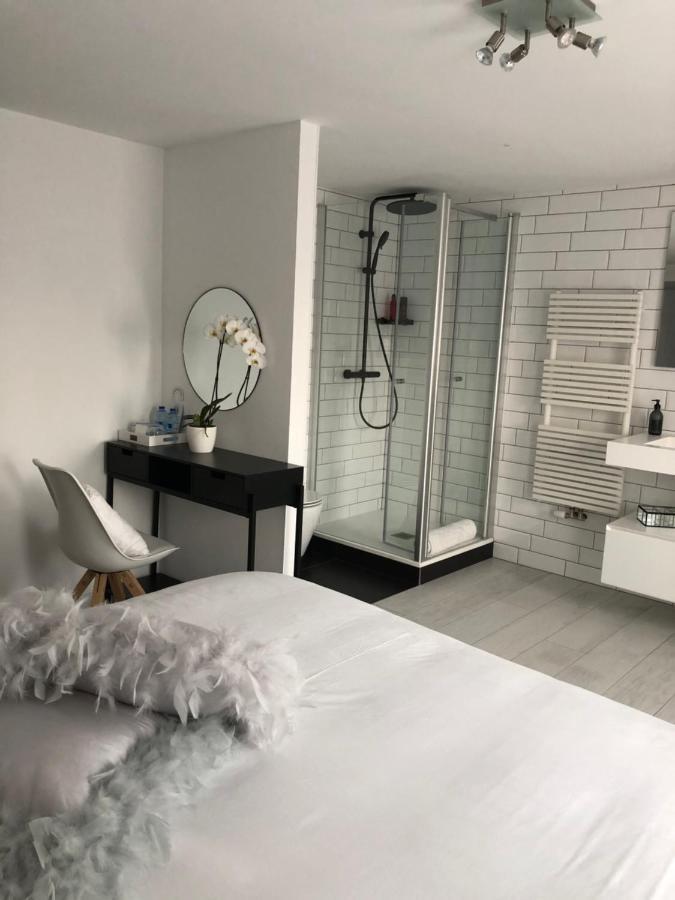 Bed and Breakfast Jardin Du Marais Froyennes Екстер'єр фото